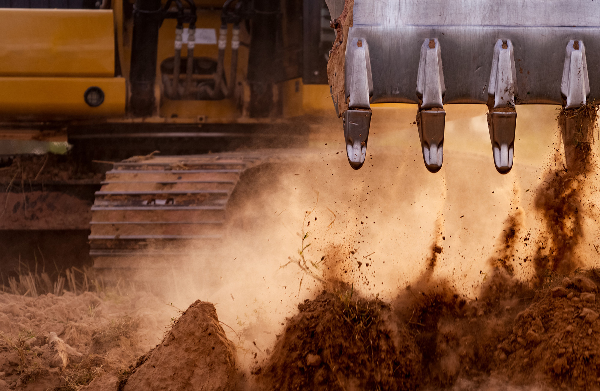 crush injuries at work - loading shovel bucket